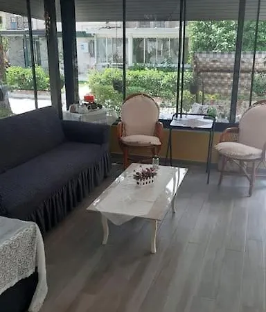 בית נופש 1 + 1 + Veranda Apart Bahceli Ev קוסדסי