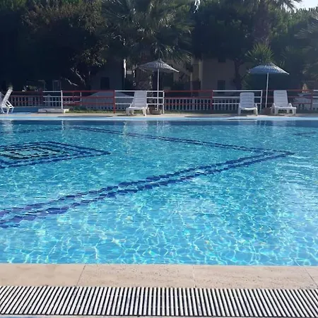 1 + 1 + Veranda Apart Bahceli Ev * Kusadasi